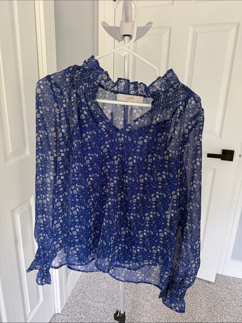 LOFT Women's Blue Floral Ruffle Neck Blouse